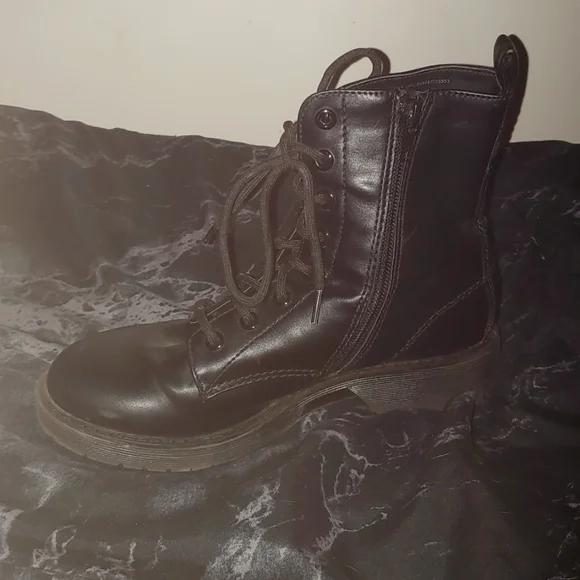 Time and Tru Boot - Picture 3 of 3